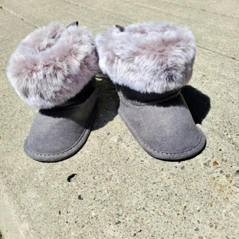FIRST STEPS | Baby Girls Faux Fur Booties in Gray sz 0/3M, 6/9M